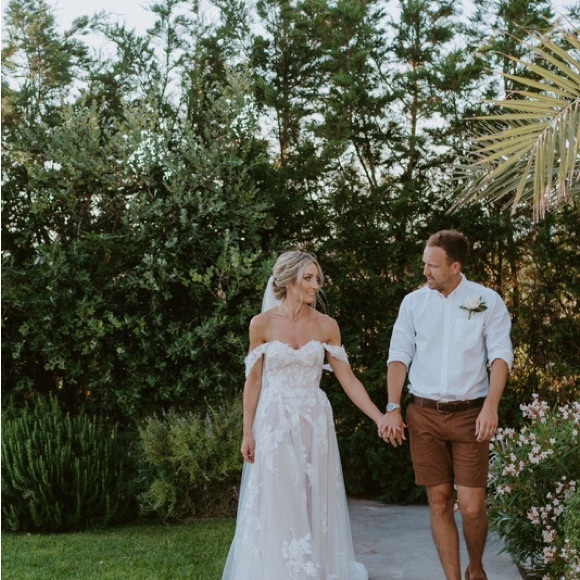 Elora Madi Lane Wedding Dress - Picture 1 of 3